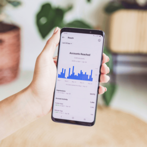 Leia mais sobre o artigo Is Influencer Marketing Still Worth It? Strategies for 2024